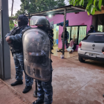 Amenazaron con incendiarle la casa por una deuda en Posadas: un detenido en medio de un fuerte aumento de familias endeudadas