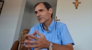 padre-barros-a-nadie-escapa-que-estamos-viviendo-una-situacion-muy-dura-y-dramatica-1 (1)