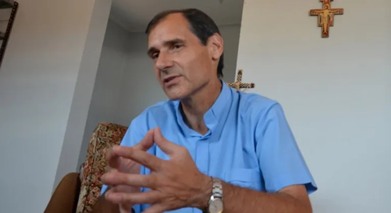 padre-barros-a-nadie-escapa-que-estamos-viviendo-una-situacion-muy-dura-y-dramatica-1 (1)